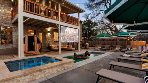 Round Rock West House | 5BR Oasis w Pool Spa Sauna & Fire Pit
