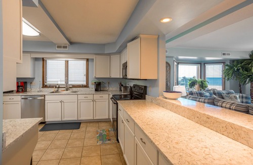 South Rehoboth House | 5BR Ocean Front Townhouse Pet Friendly Recent Updates/Parking