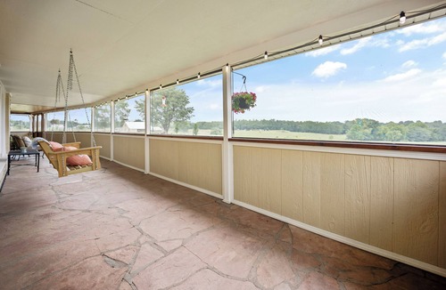 Liberty House | 5BR Private Retreat On Acreage + Near Liberty
