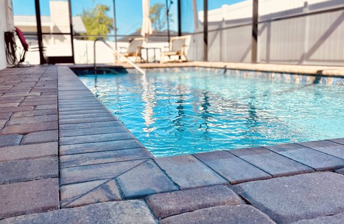 South Venice House | 🌴5BR Venice Oasis Private Pool Near Manasota & Caspersen Beaches Sleeps 11