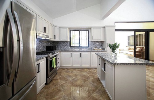 La Esplanada Villa | 5BR Villa: Waterfall Pool, BBQ, Steps to All Amenities