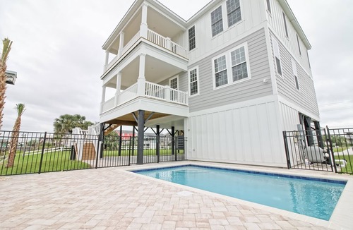 Murrells Inlet House | 5BRM LUXURY BEACH RENTAL- ON INLET W/PRIVATE POOL & STEPS TO OCEAN