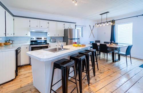 Saint-Philemon House | 5CH Spa Fireplace Smart TV 6mins Massive