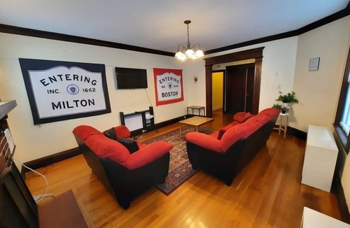 Milton House | 5ES Remodeled Expansive Home, Off Street Parking