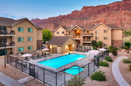 Moab South Valley Condo | 5H Our Moab RedCliff Condo, POOL & HOT TUB