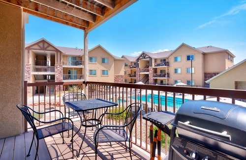 Moab South Valley Condo | 5H Our Moab RedCliff Condo, POOL & HOT TUB