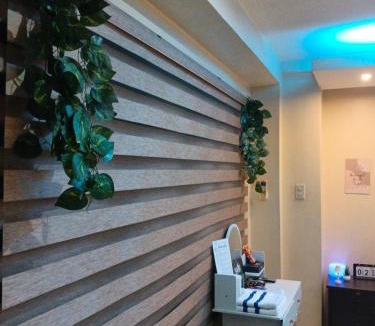 Valenzuela Apartment | 5MR Rooftop Staycation