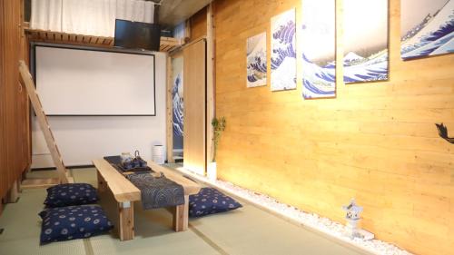 Maeda Apartment | 6つの個室のようなベッドルーム PrivateサウナとBBQテラス 恩納村で過ごす極上の休日 那覇空港送迎 宿泊者価格レンタカー有