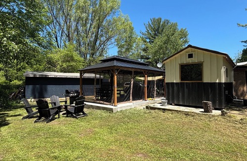 Fort Plain Cabin | 6 acre private nature retreat glamping cabin.