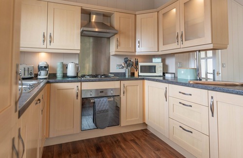 Mullacott Cabin | 6 Atlantic Crescent Lodge - 2 Bed-Sleeps 4-TJS6AC