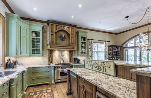 Muskoka Lakes Cottage | 6 bed 5 bath cottage on Lake Rosseau