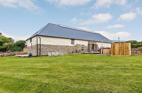 Torrington House | 6 Bed in Torrington oc-81519