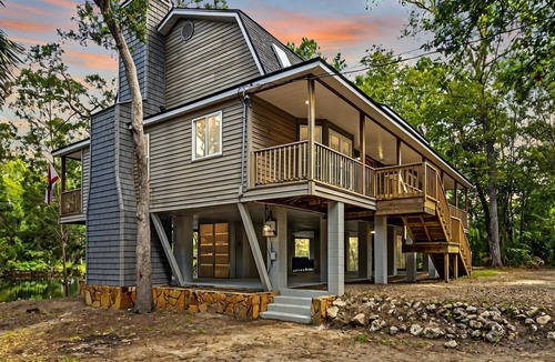 Steinhatchee House | 6-bedroom 4 bathroom home right on the river in Steinhatchee