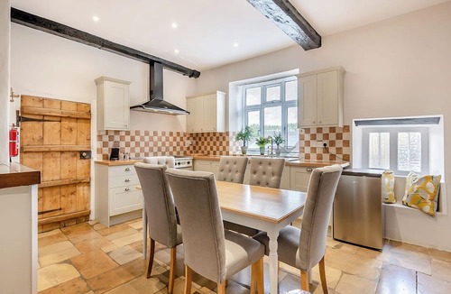 Kidlington Cottage | 6 bedroom accommodation in Bletchingdon