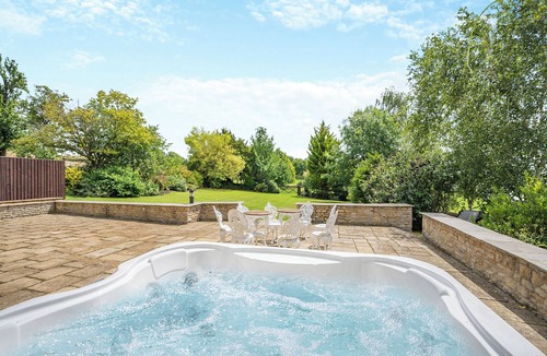 Kidlington Cottage | 6 bedroom accommodation in Bletchingdon