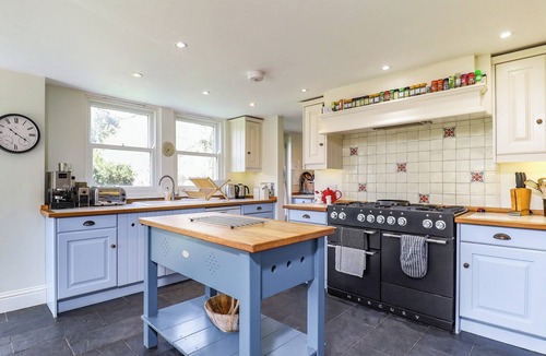 Brading Cottage | 6 bedroom accommodation in Brading, near Sandown