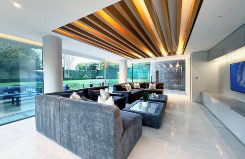 Radlett Cottage | 6 bedroom accommodation in Radlett