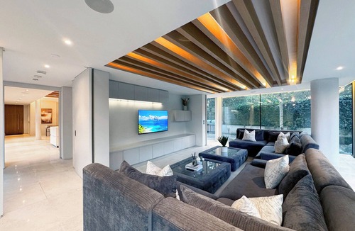 Radlett Cottage | 6 bedroom accommodation in Radlett