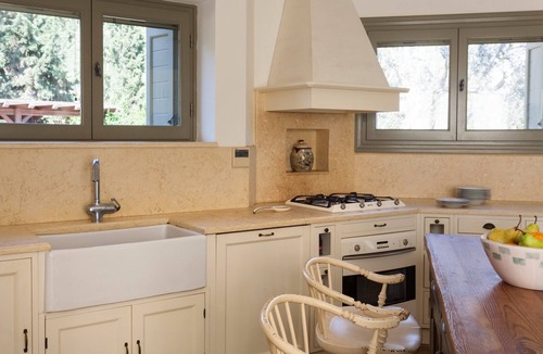 Kosta Villa | 6 bedroom accommodation in Kranidi