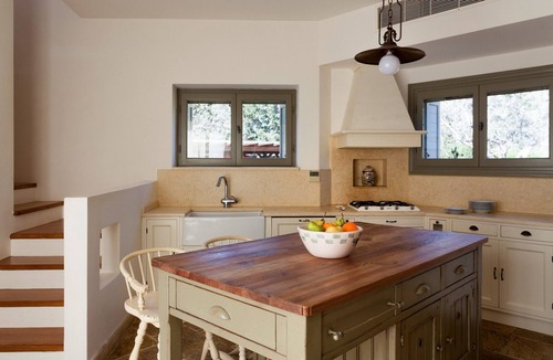 Kosta Villa | 6 bedroom accommodation in Kranidi