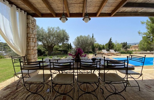 Kosta Villa | 6 bedroom accommodation in Kranidi