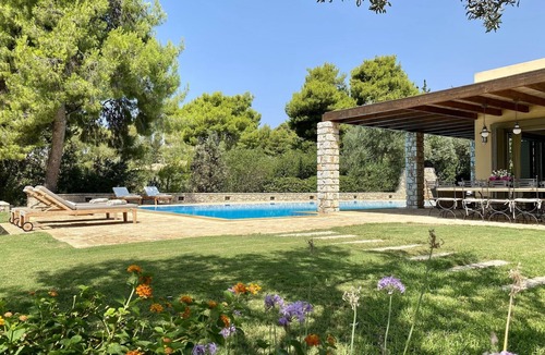 Kosta Villa | 6 bedroom accommodation in Kranidi