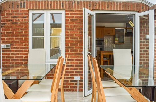 Hook Cottage | 6 bedroom accommodation in Hook