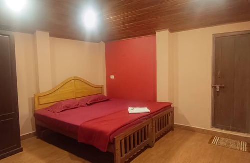 Kumily Bed & Breakfast | 6-bedroom bed & breakfast in gorgeous Kumily, thekkady with WiFi