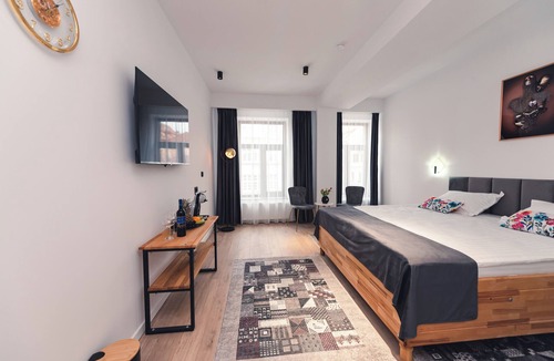 Centrul Vechi Bed & Breakfast | 6-bedroom bed & breakfast in charming Brașov with WiFi