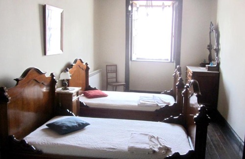 Bornes House | 6 bedrooms house with private pool enclosed garden and wifi at Macedo de Cavaleiros