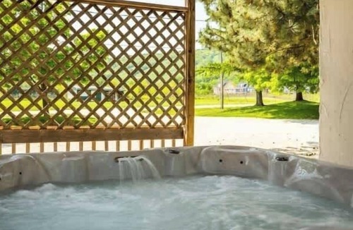 The Blue Mountains Cottage | 6 BR Cottage@Blue|Private Beach|Hot Tub|Sauna