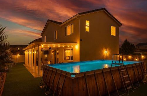 Winchester Villa | 6 BR Pool & Games Retreat - Summer Near Wineries