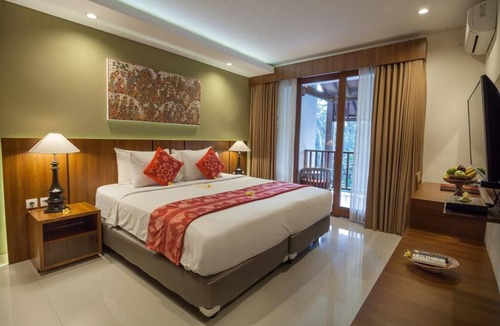 Melayang Villa | 6 BR - Private Pool, River & Paddies View