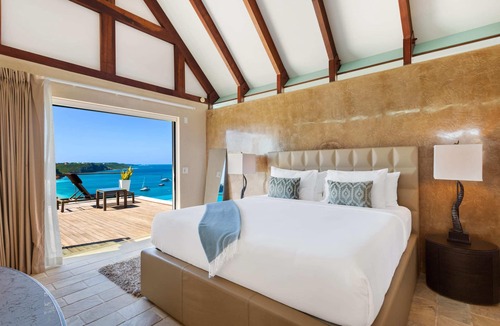 The Valley Villa | 6 BR Villa with Concierge, Amenities, & Pool