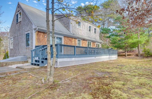 Brewster Cottage | 6 Mi to Beach: Home w/Deck in Brewster!