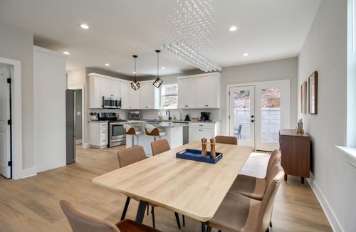 Rossville House | 6 Mi to Chattanooga: Home w/Balcony & Dtwn Views!