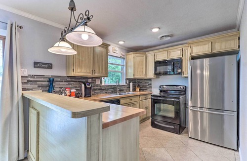 Killeen House | 6 Mi to Fort Hood: Killeen Home w/Yard & Patio