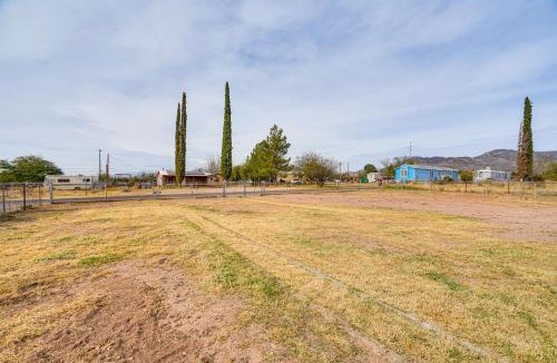 Bisbee House | 6 Mi to Old Bisbee! Charming Family Home w/Yard