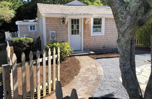 East Sandwich House | 6 month waterfront cottage #9 MarshWind Village