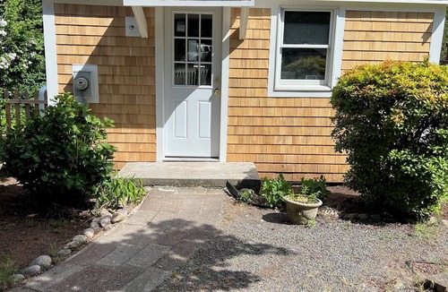 East Sandwich House | 6 month waterfront cottage #9 MarshWind Village