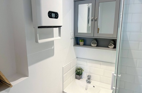 Corbeil-Essonnes Apartment | 6-person DRC apartment near Paris and Disneyland