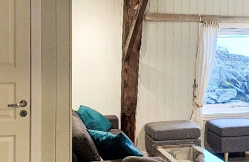 Gulen House | 6 person holiday home in Ånneland