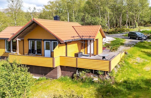 Gulen Municipality House | 6 person holiday home in Ånneland-By Traum