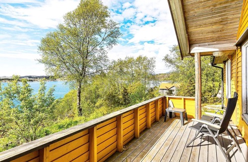 Gulen Municipality House | 6 person holiday home in Ånneland-By Traum