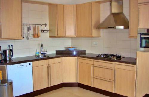 Avis Apartment | 6 Persoons Woning met Zwembad. Rustig gelegen.