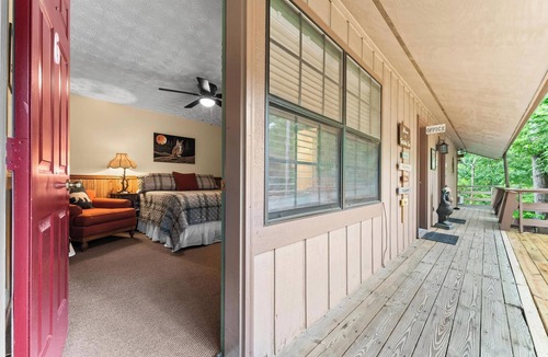 Wiley House | #6 - Quaint Suite - Waterfall Access - Near Tallulah Gorge