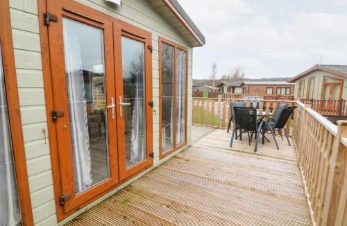 Tewitfield House | 6 Sherwood