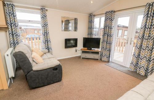Tewitfield House | 6 Sherwood