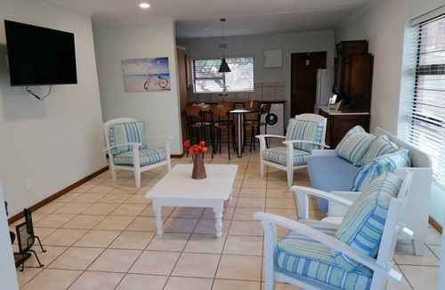 L'Agulhas House | 6 Sleeper self catering house