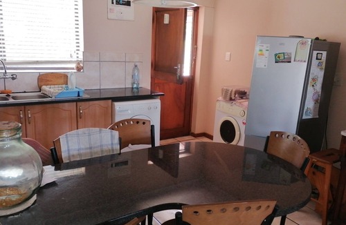 L'Agulhas House | 6 Sleeper self catering house